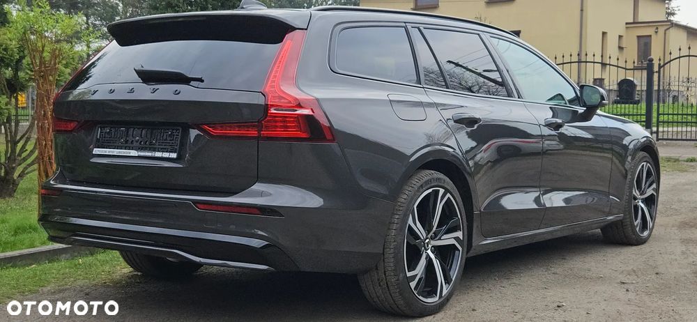 Volvo V60 B4 B DKG Plus Dark - 3