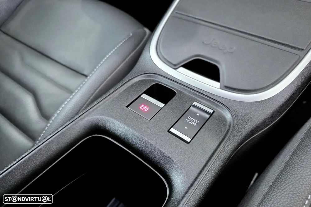 Jeep Avenger 54 kWh Summit Plus - 30