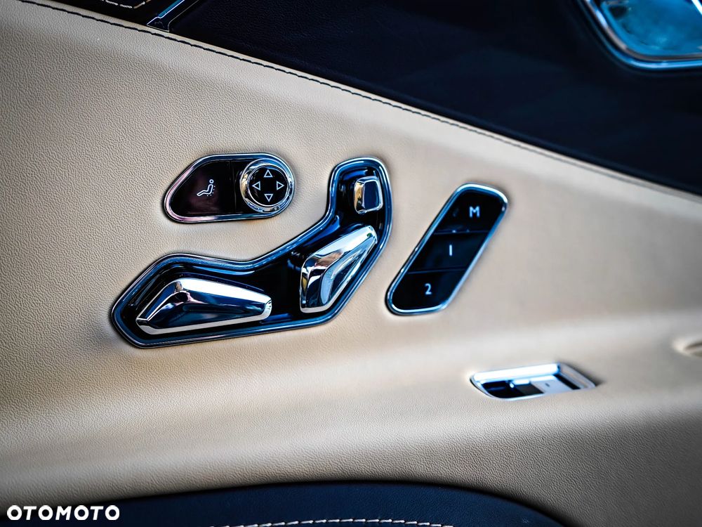 Bentley Flying Spur - 33