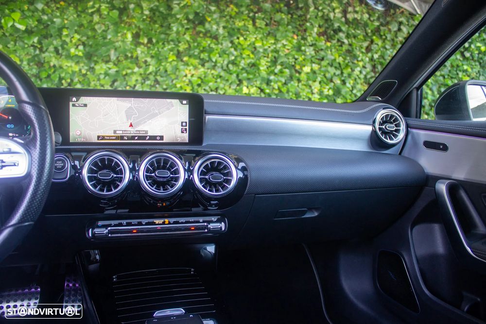 Mercedes-Benz A 250 Limousine e AMG Line - 18