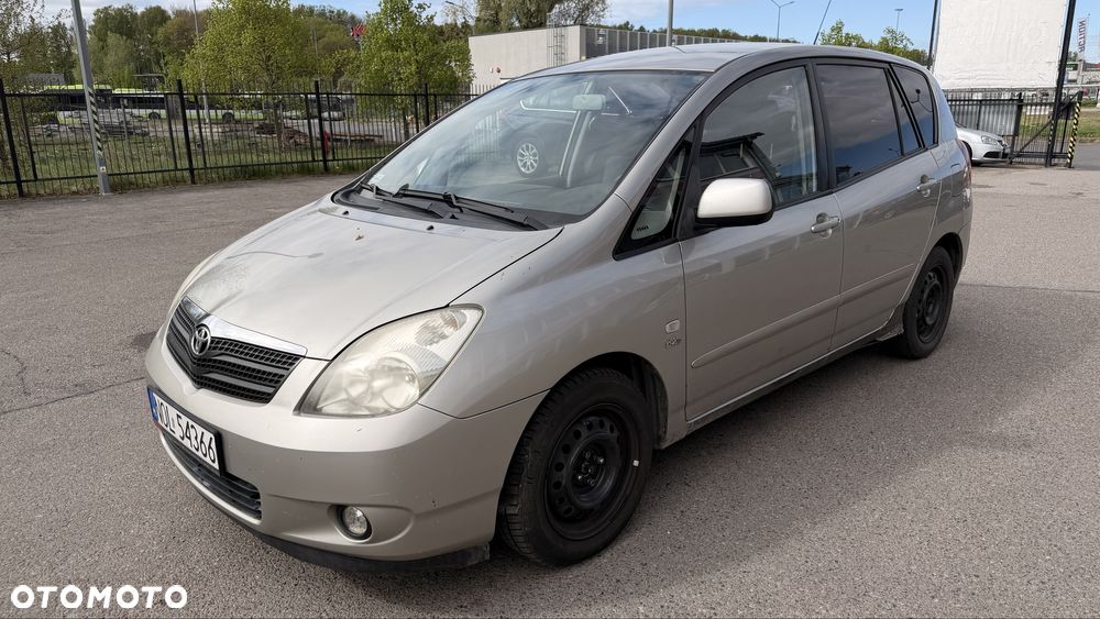 Toyota Corolla Verso - 1