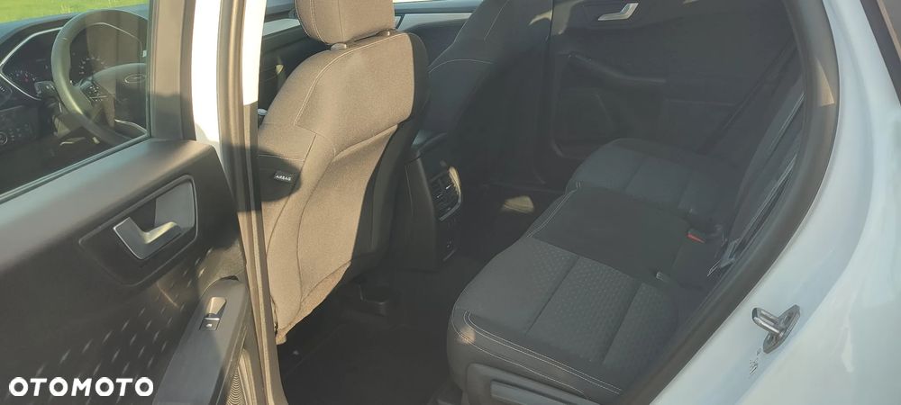 Ford Kuga - 16