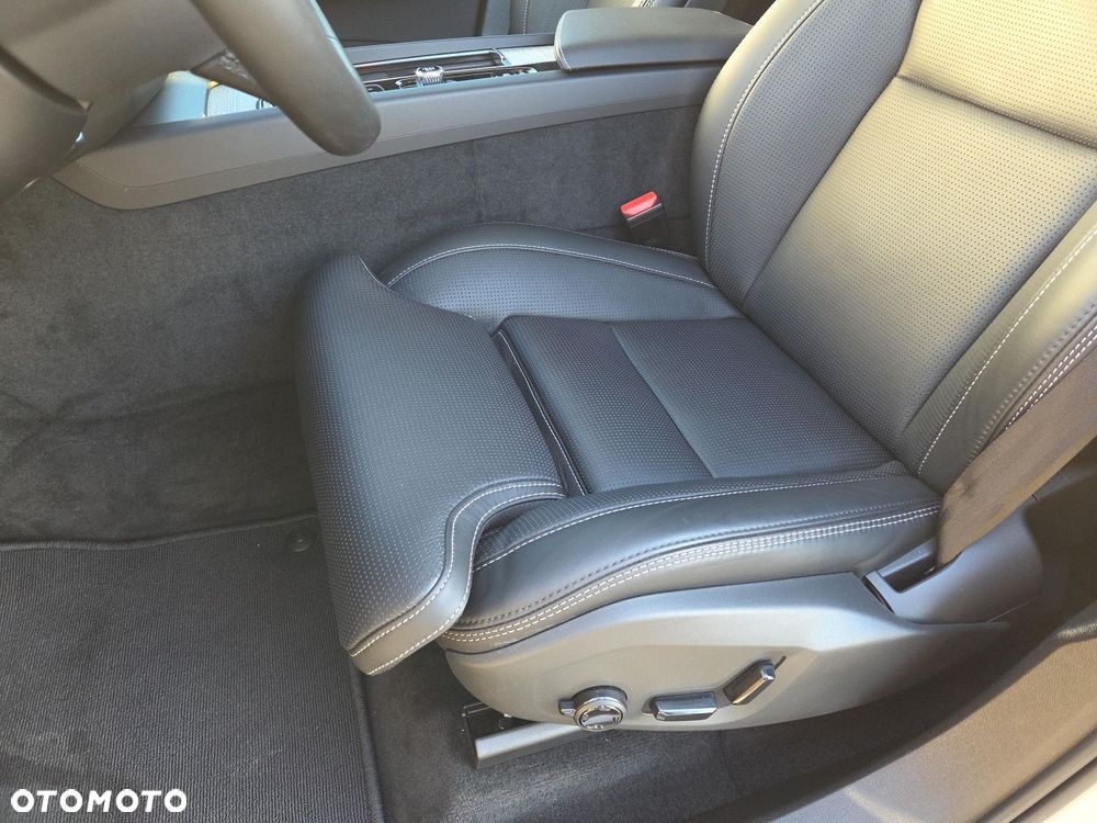 Volvo XC 60 T8 AWD Ultra Bright - 25