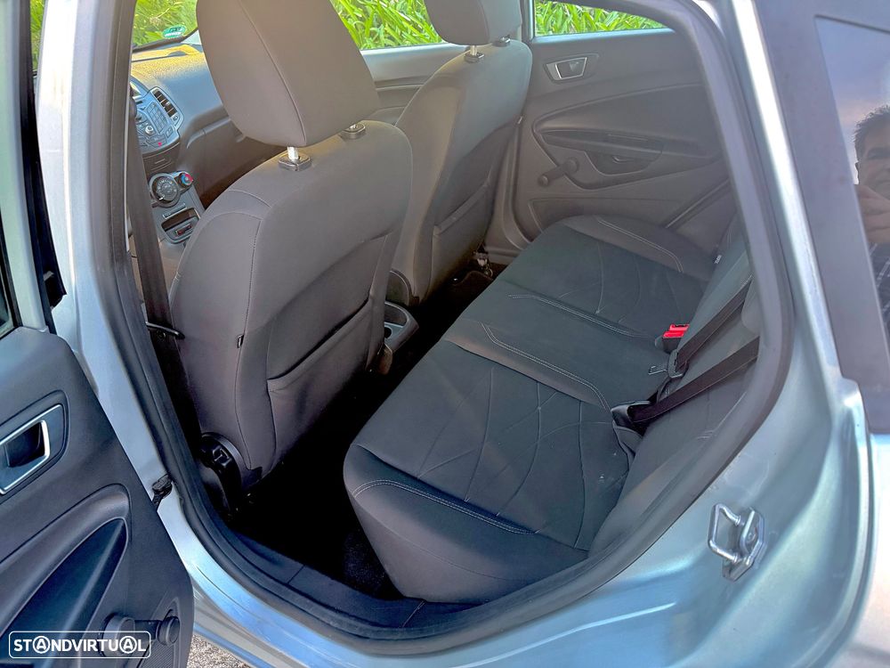 Ford Fiesta 1.0 T EcoBoost Titanium - 10