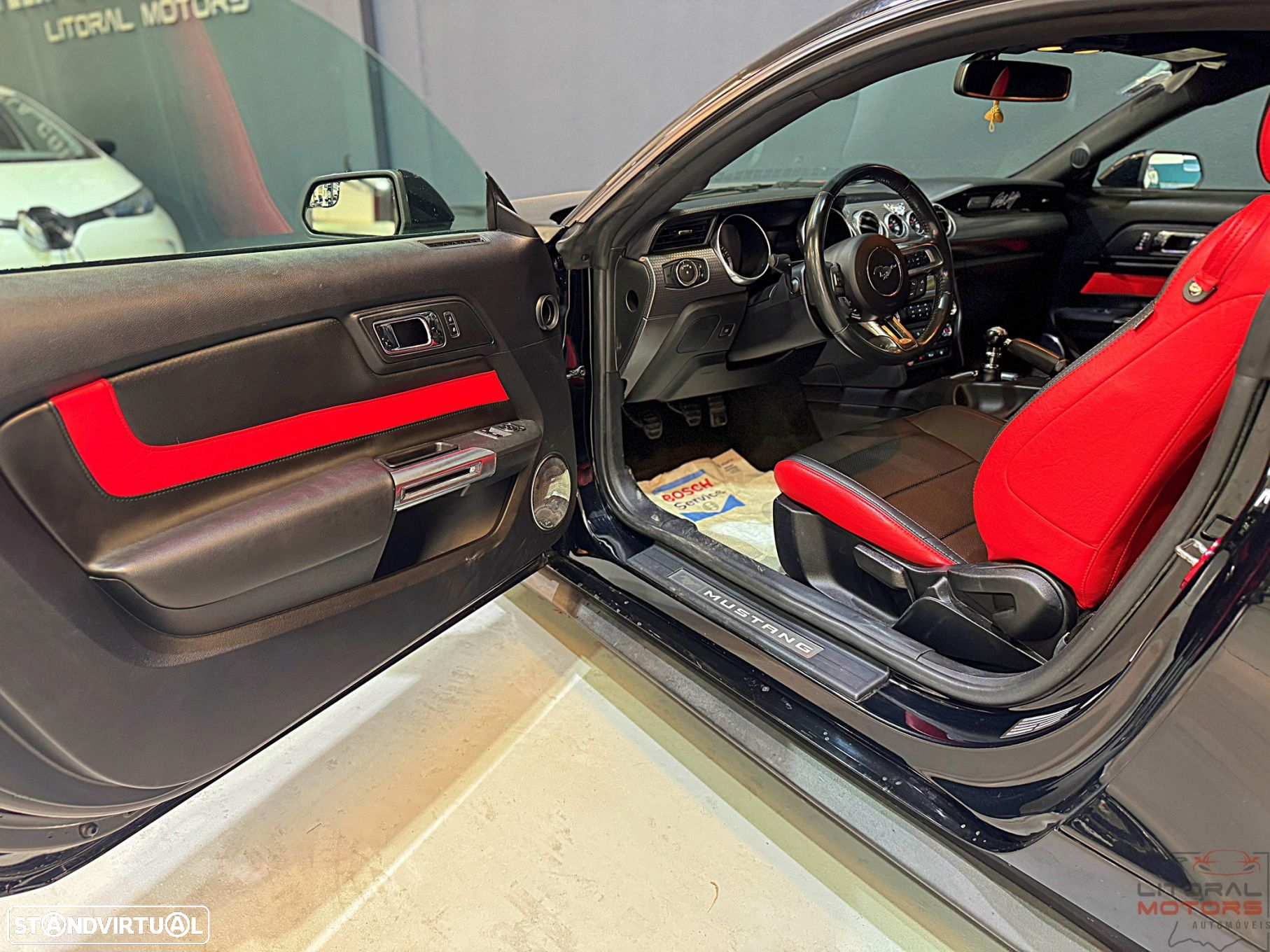 Ford Mustang 2.3i EcoBoost - 12