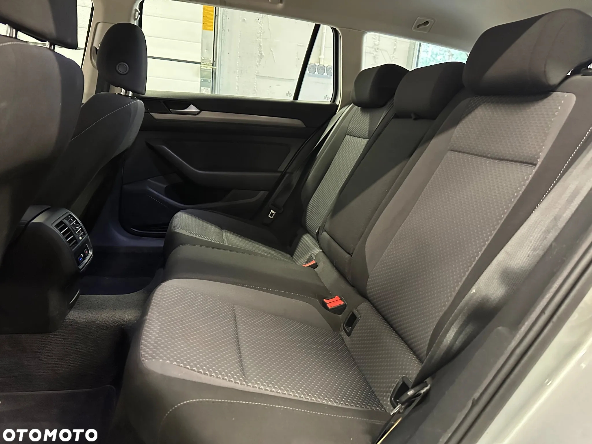 Volkswagen Passat 2.0 TDI SCR Comfortline - 15