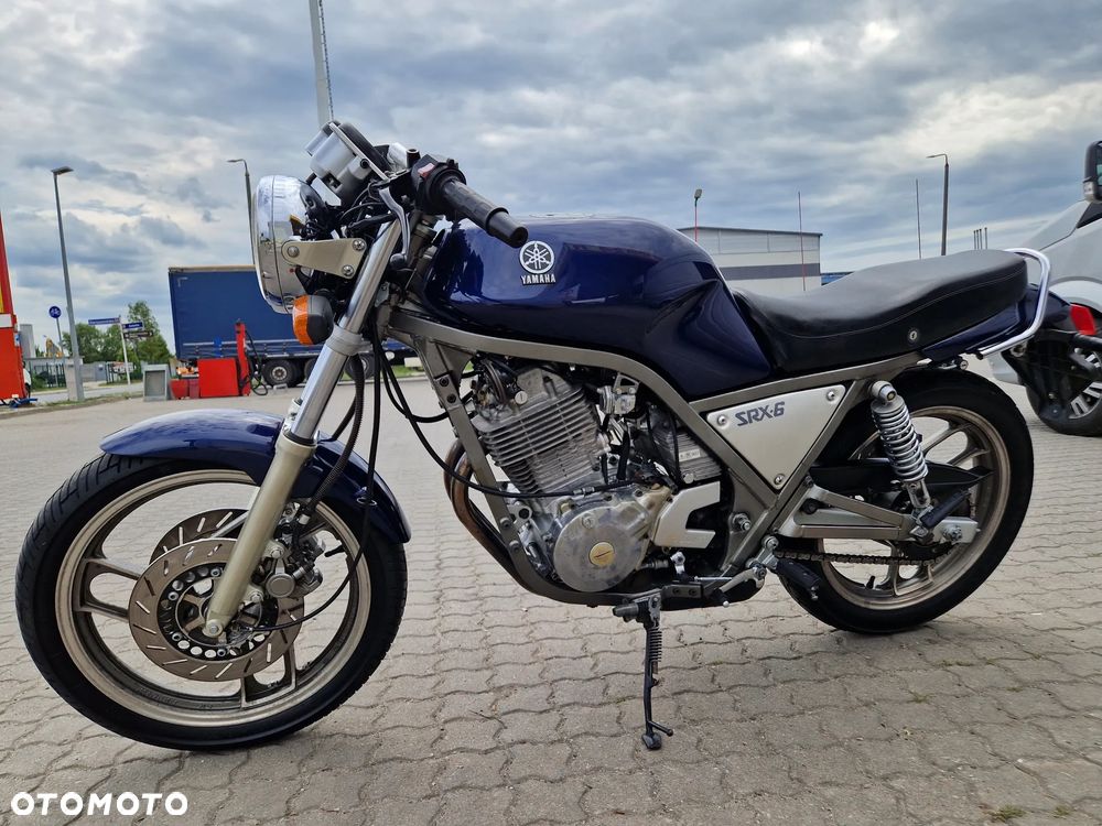 Yamaha SRX - 12