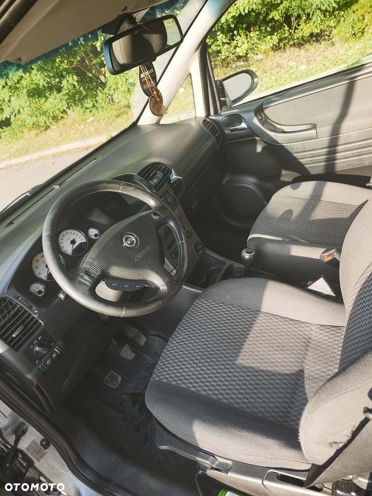 Opel Zafira 1.8 Executive - 6