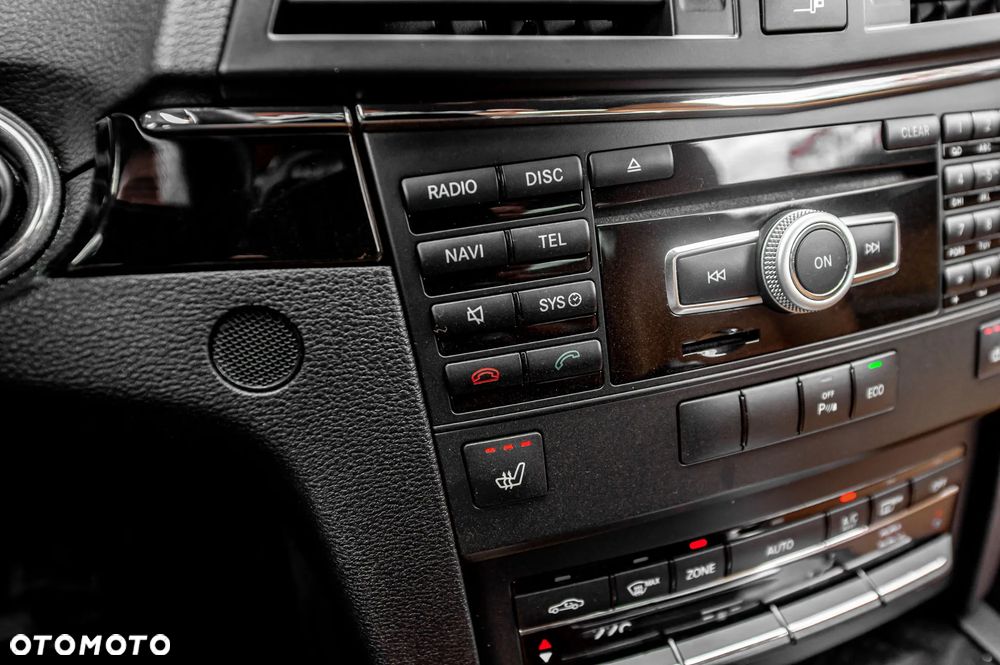 Mercedes-Benz Klasa E 250 BlueEFFICIENCY 7G-TRONIC Avantgarde - 30