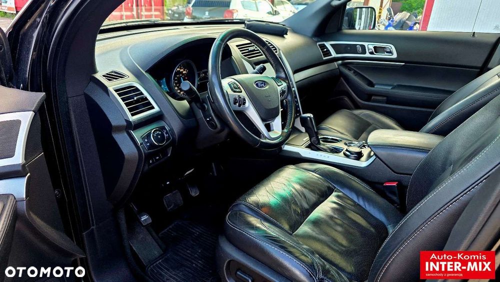 Ford Explorer - 32