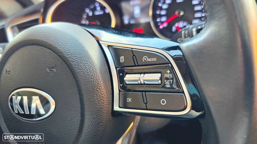 Kia Ceed SW 1.6 CRDi MHEV Drive+SRF - 11