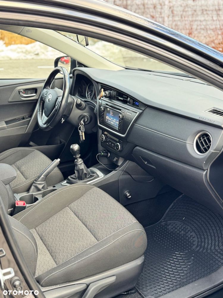 Toyota Auris 1.4 D-4D Premium EU5 - 22