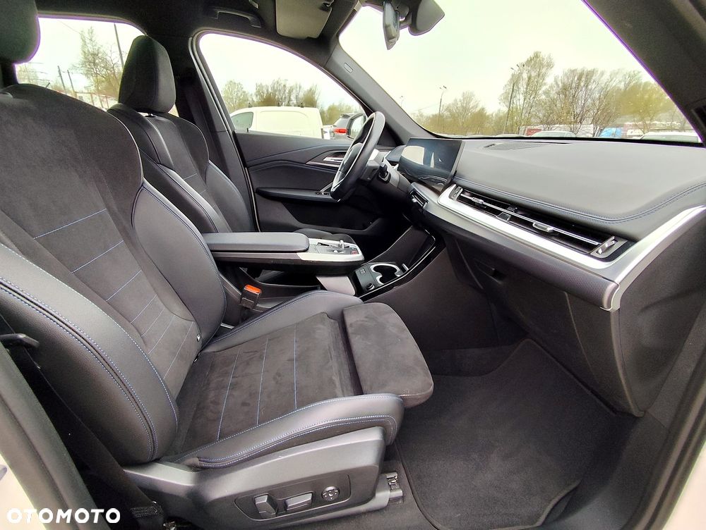 BMW iX1 xDrive30 66.5kWh M Sport - 10