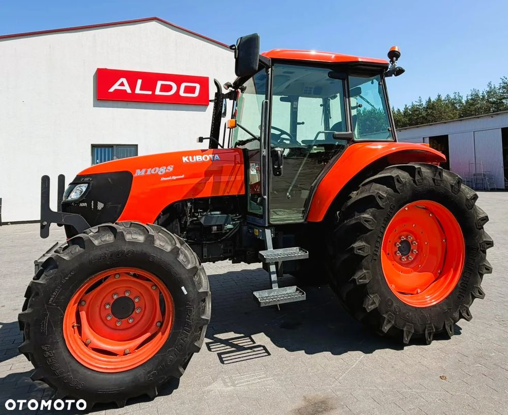 Kubota M108s - 1