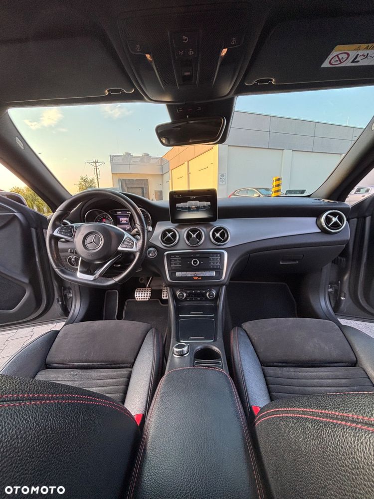 Mercedes-Benz CLA 220 4-Matic AMG Line - 19