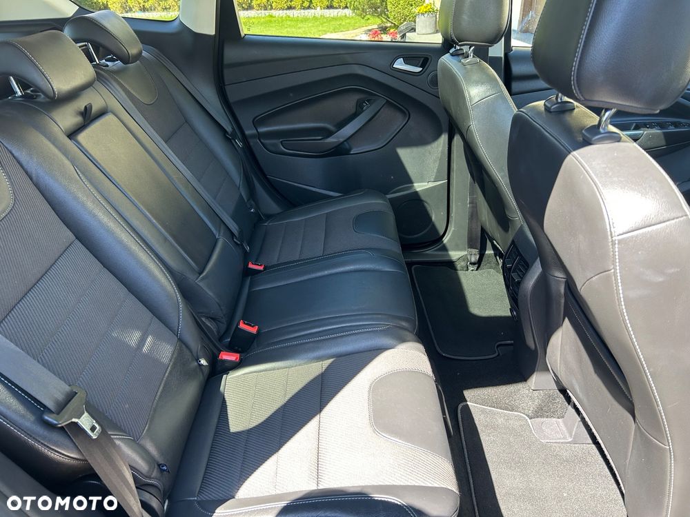 Ford Kuga 2.0 TDCi 2x4 Titanium - 21