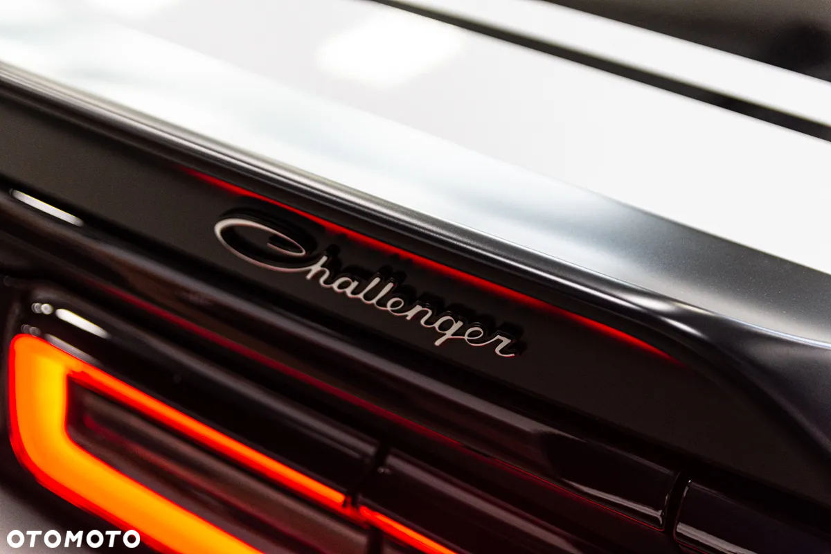 Dodge Challenger 6.2 Redeye Widebody - 14