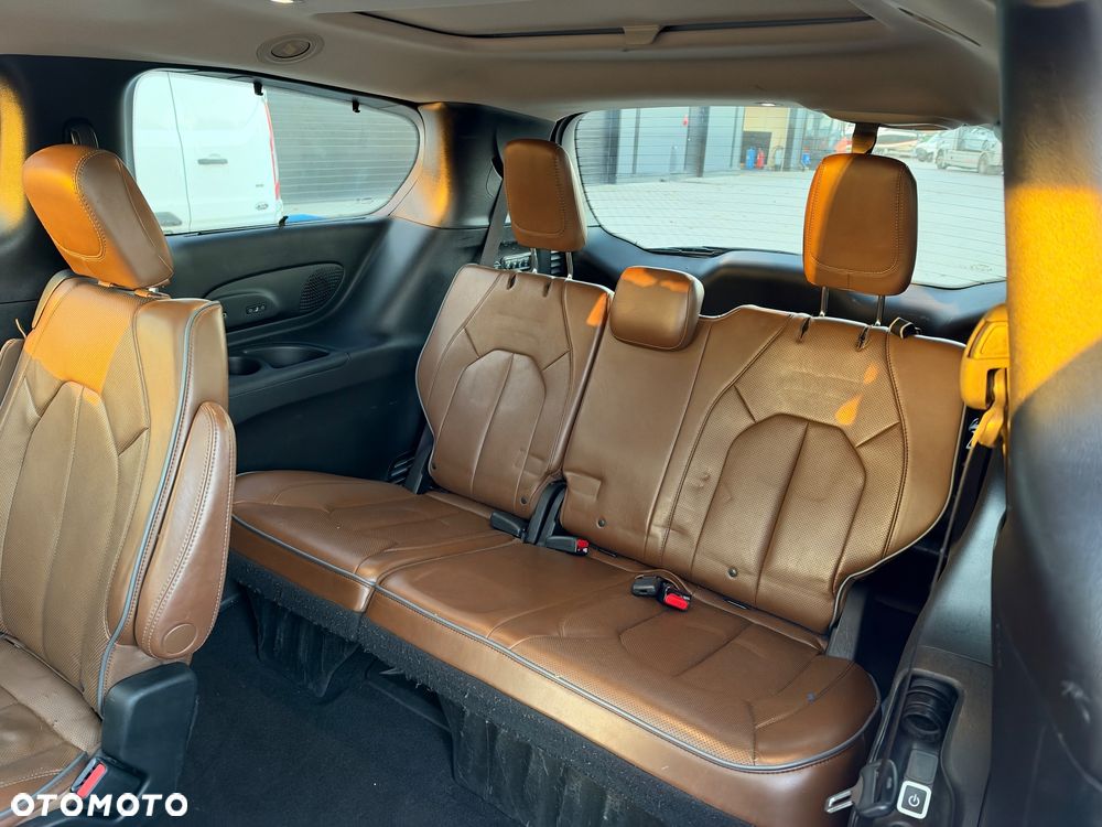 Chrysler Pacifica - 29