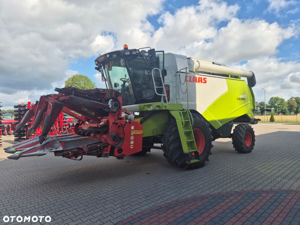 Claas Tucano 440 z hederem Vario 620 i przystawką do kukurydzy Olimac - 9