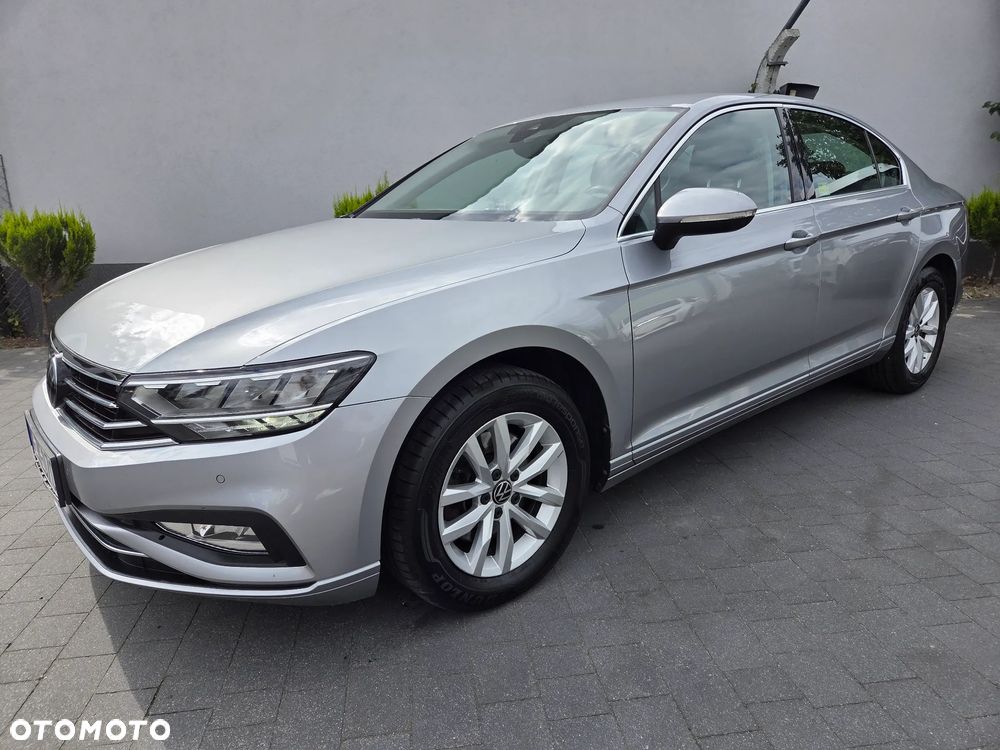 Volkswagen Passat 1.5 TSI EVO Elegance - 1