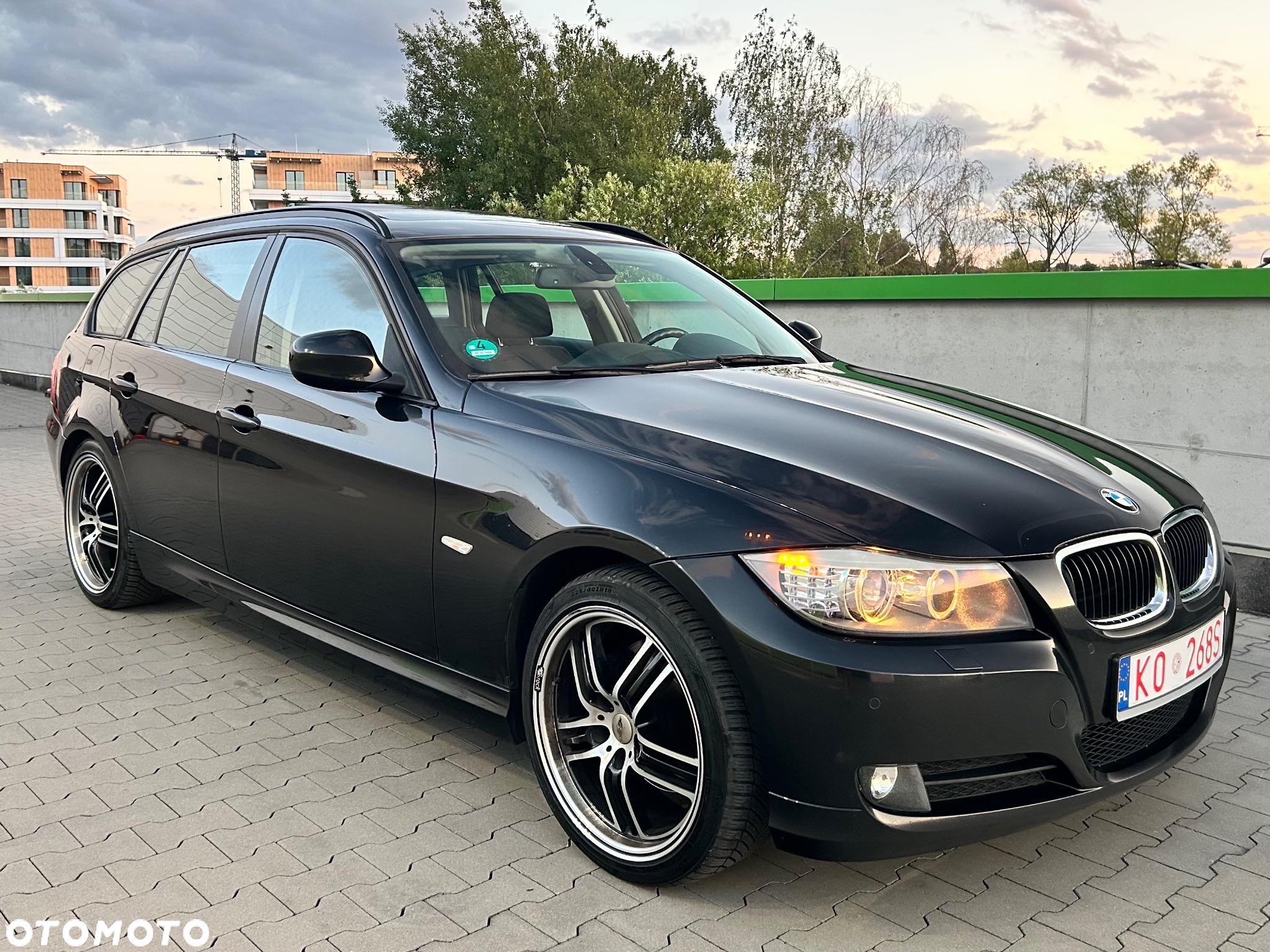 BMW Seria 3 320d DPF Touring - 8