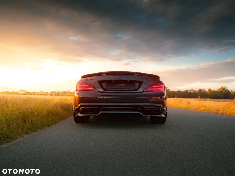 Mercedes-Benz SL 63 AMG - 12