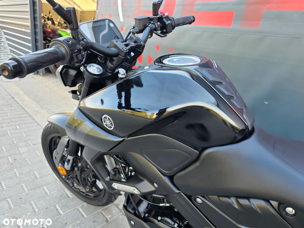 Yamaha MT - 9