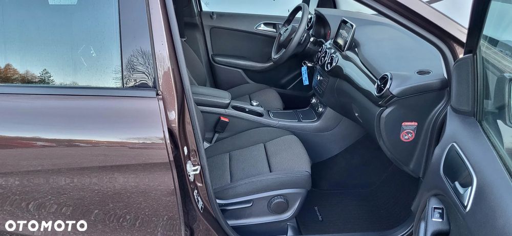 Mercedes-Benz Klasa B 180 7G-DCT Edition - 19