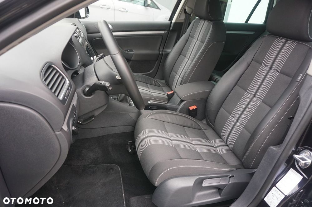 Volkswagen Golf 1.6 TDI DPF MATCH - 16