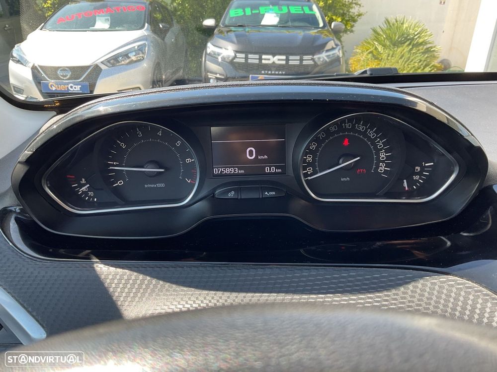 Peugeot 2008 1.2 PureTech Style - 22