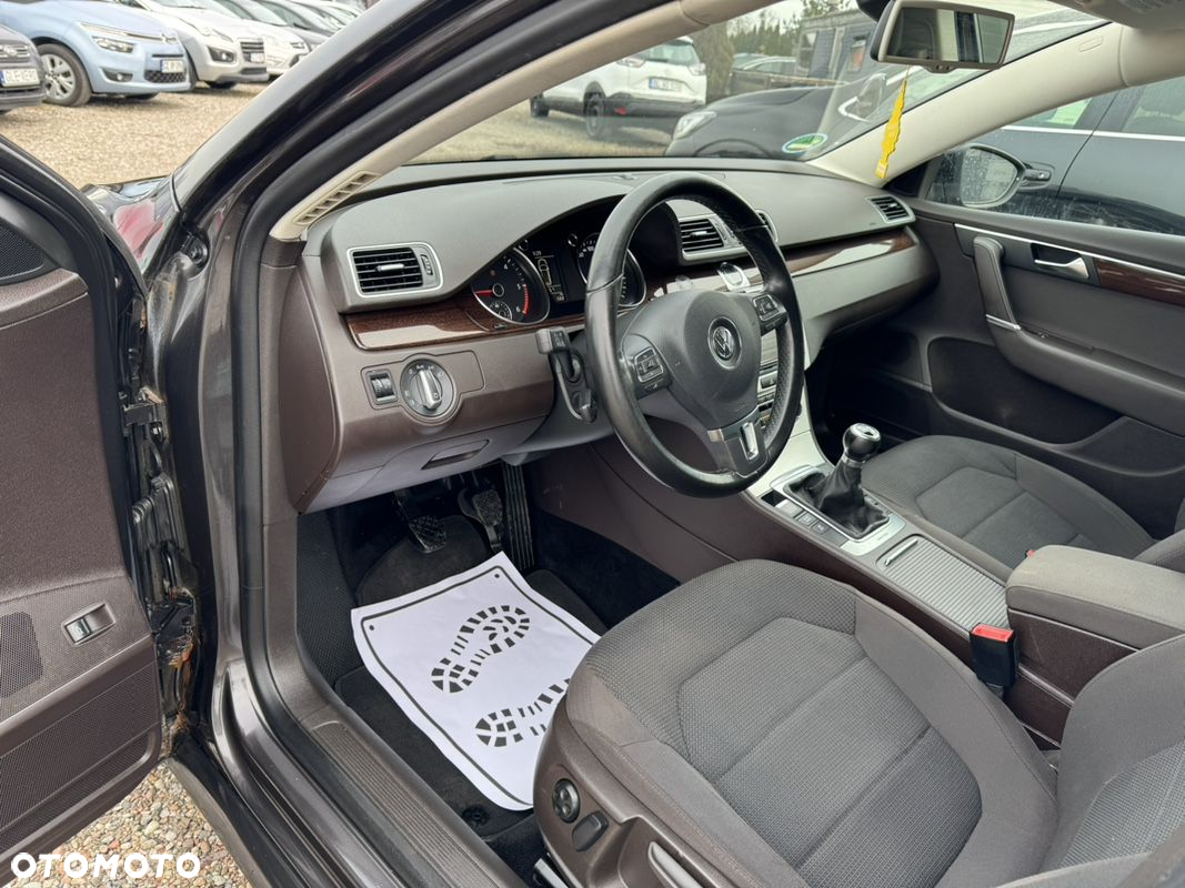 Volkswagen Passat 2.0 TDI 4Mot Highline - 11
