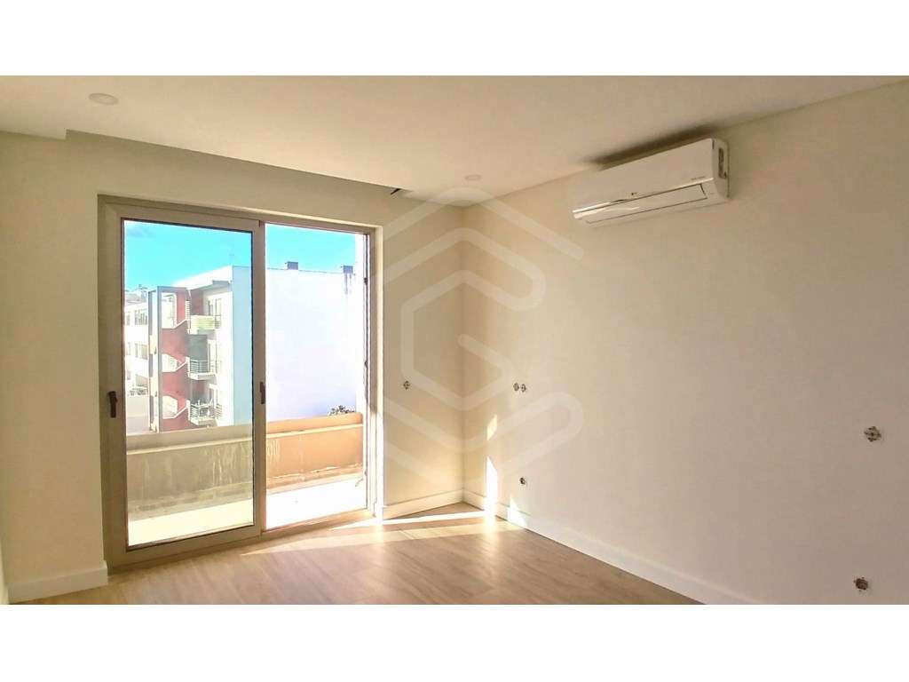 T3 no centro de Almancil, Algarve - Grande imagem: 5/53