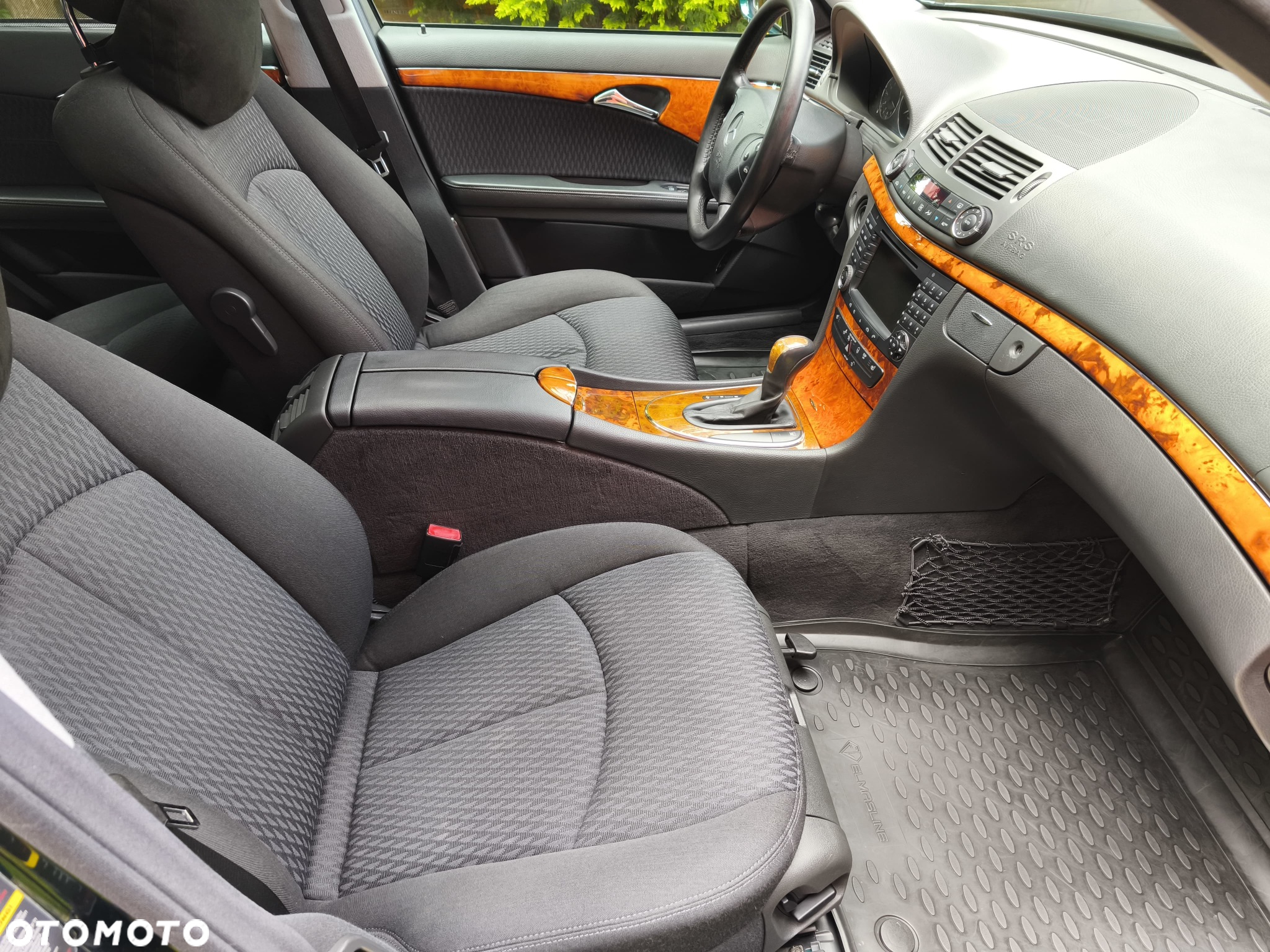 Mercedes-Benz Klasa E 320 Elegance - 29