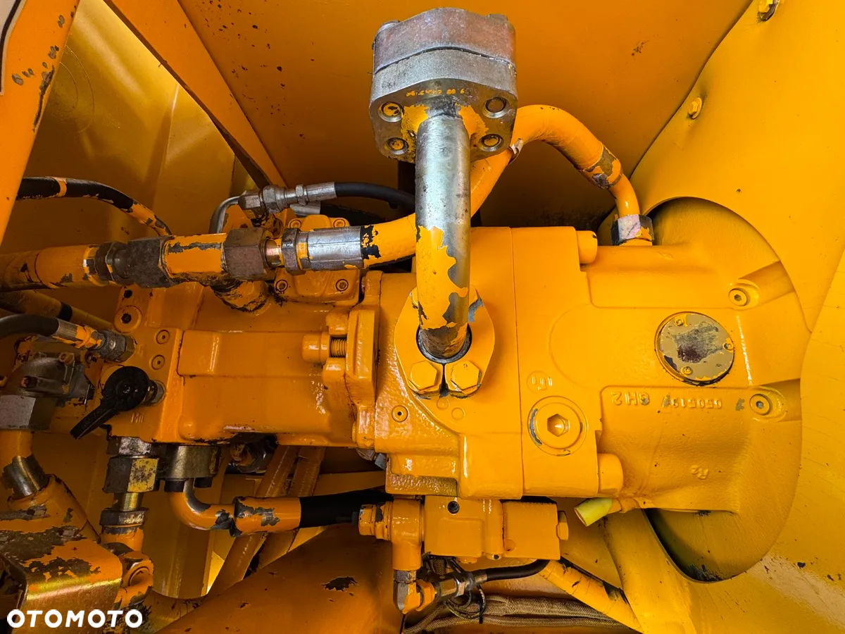 Caterpillar M316C - 12