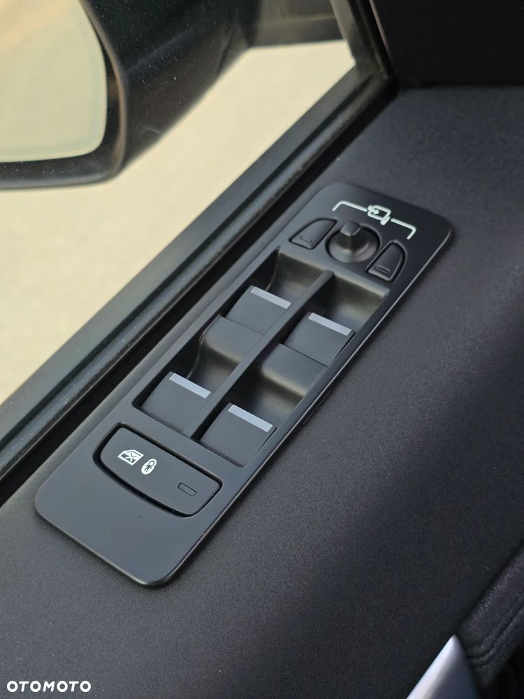 Land Rover Discovery Sport - 25