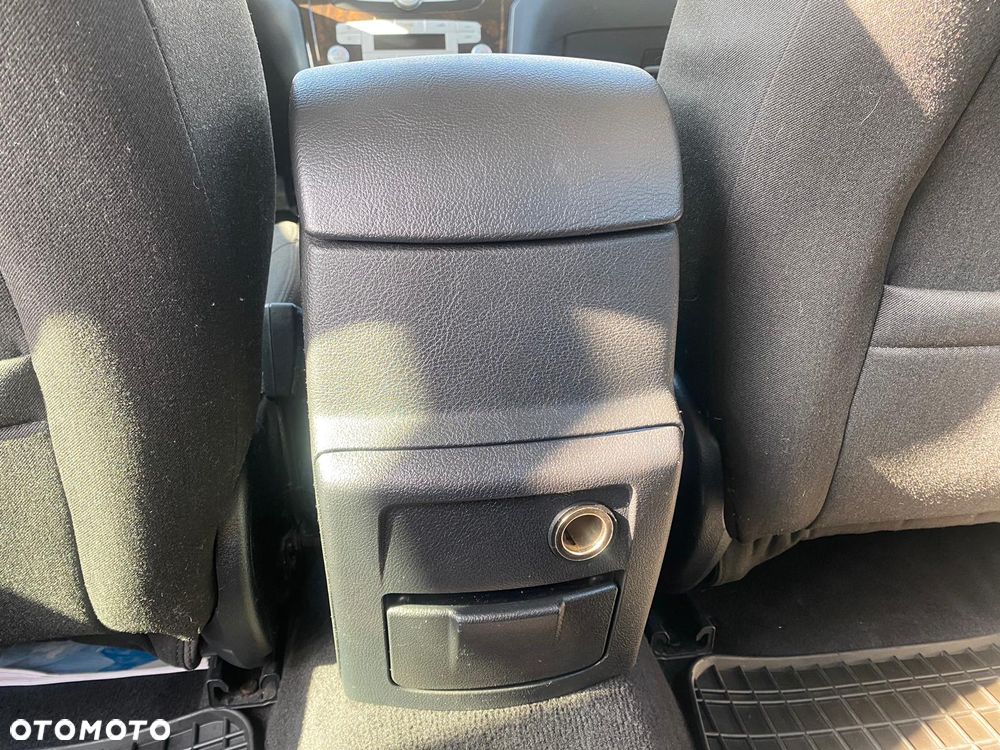 Ford Mondeo 2.0 TDCi Ghia - 36