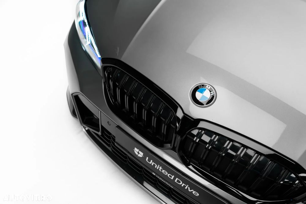 BMW Seria 3 330i xDrive Aut. - 36