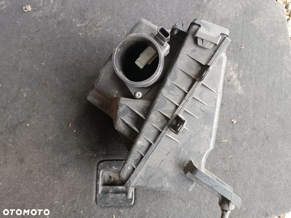 FILTR POWIETRZA OBUDOWA NISSAN QASHQAI J10 - 2