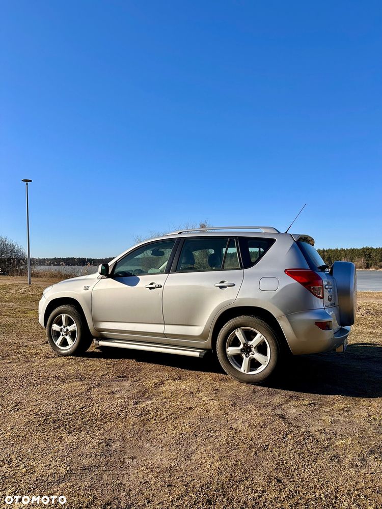 Toyota RAV4 2.2 D-4D Luna - 1