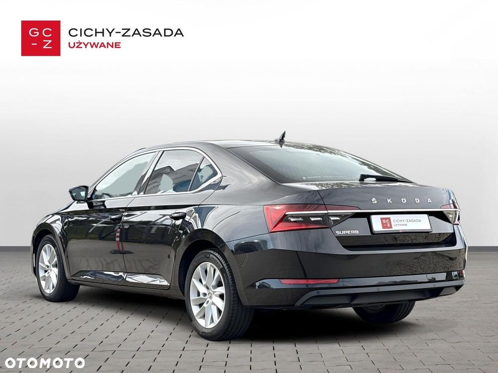 Skoda Superb 2.0 TDI SCR Style DSG - 4