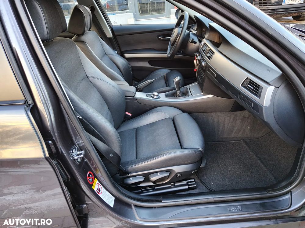 BMW Seria 3 318i Edition Sport - 13