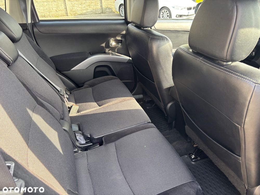 Mitsubishi Outlander - 8