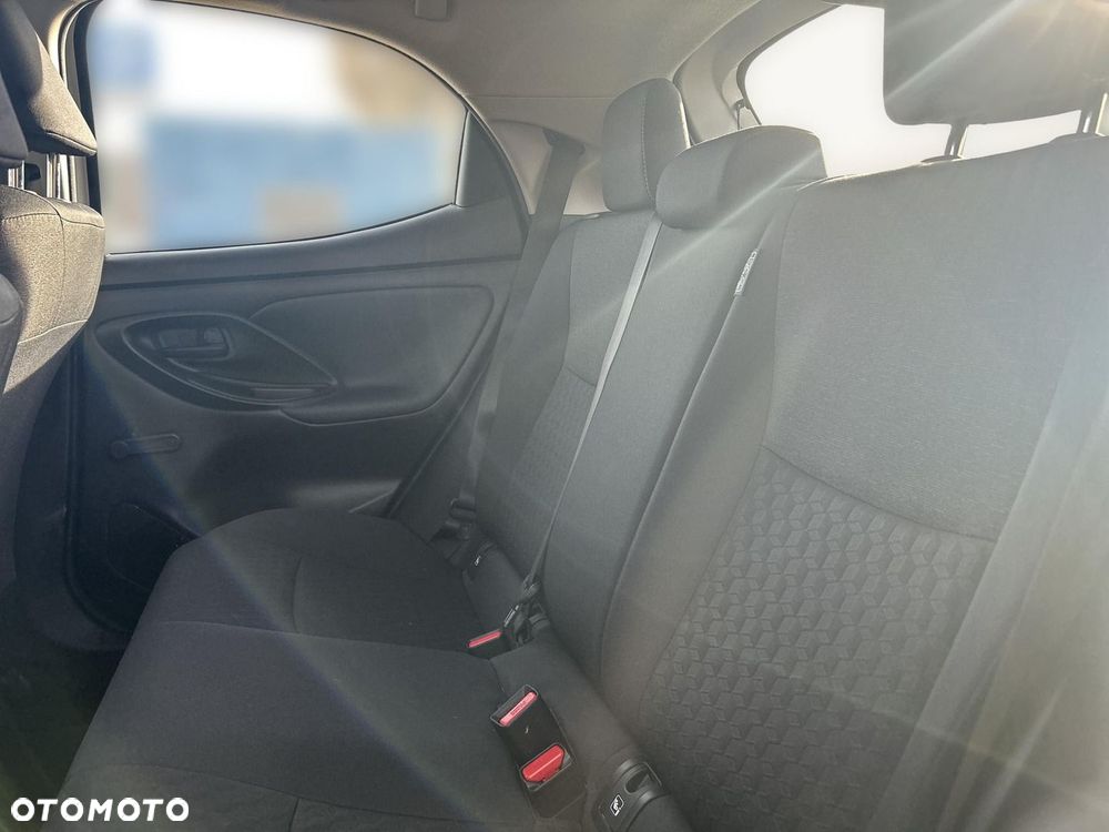Toyota Yaris - 12