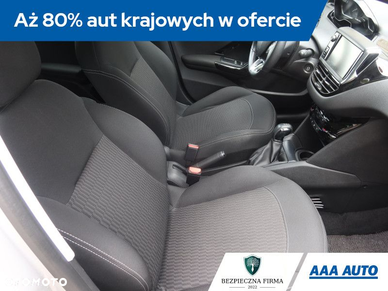 Peugeot 208 - 10