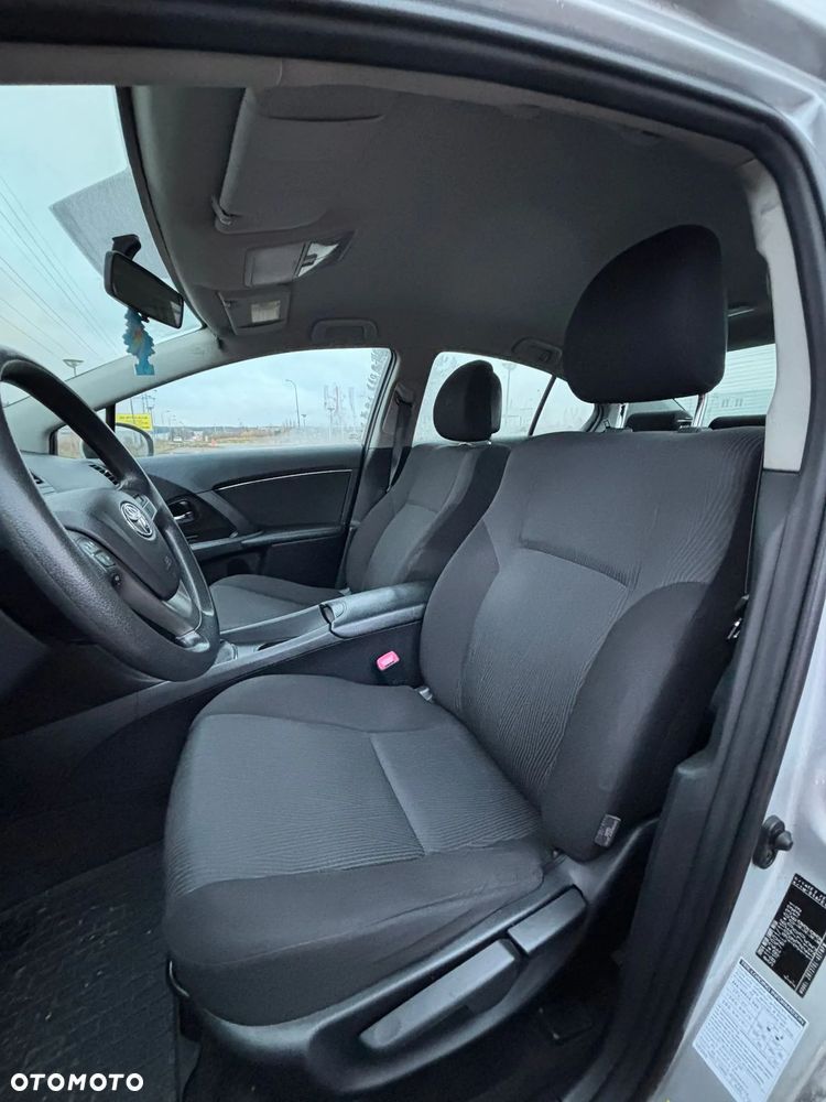 Toyota Avensis 1.6 Luna EU5 - 10