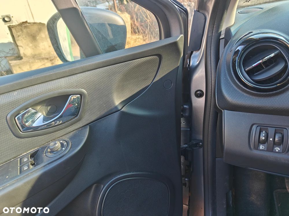 Renault Clio 1.2 16V 75 Limited - 12