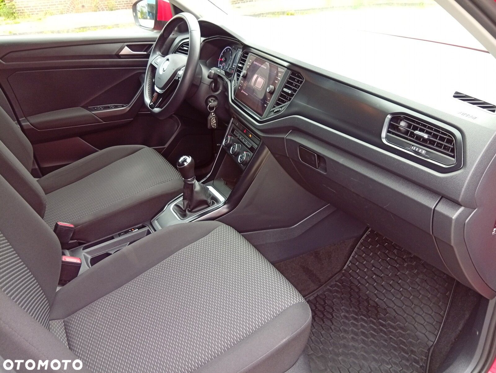 Volkswagen T-Roc - 16