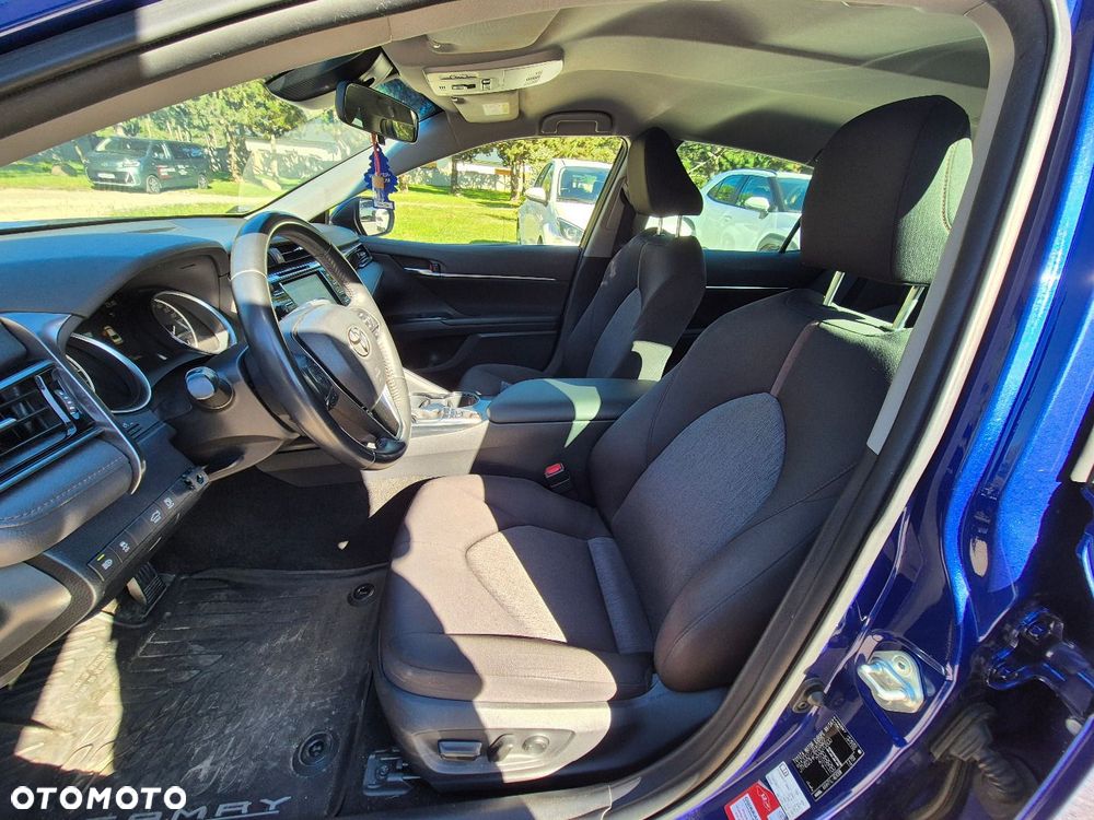 Toyota Camry - 8