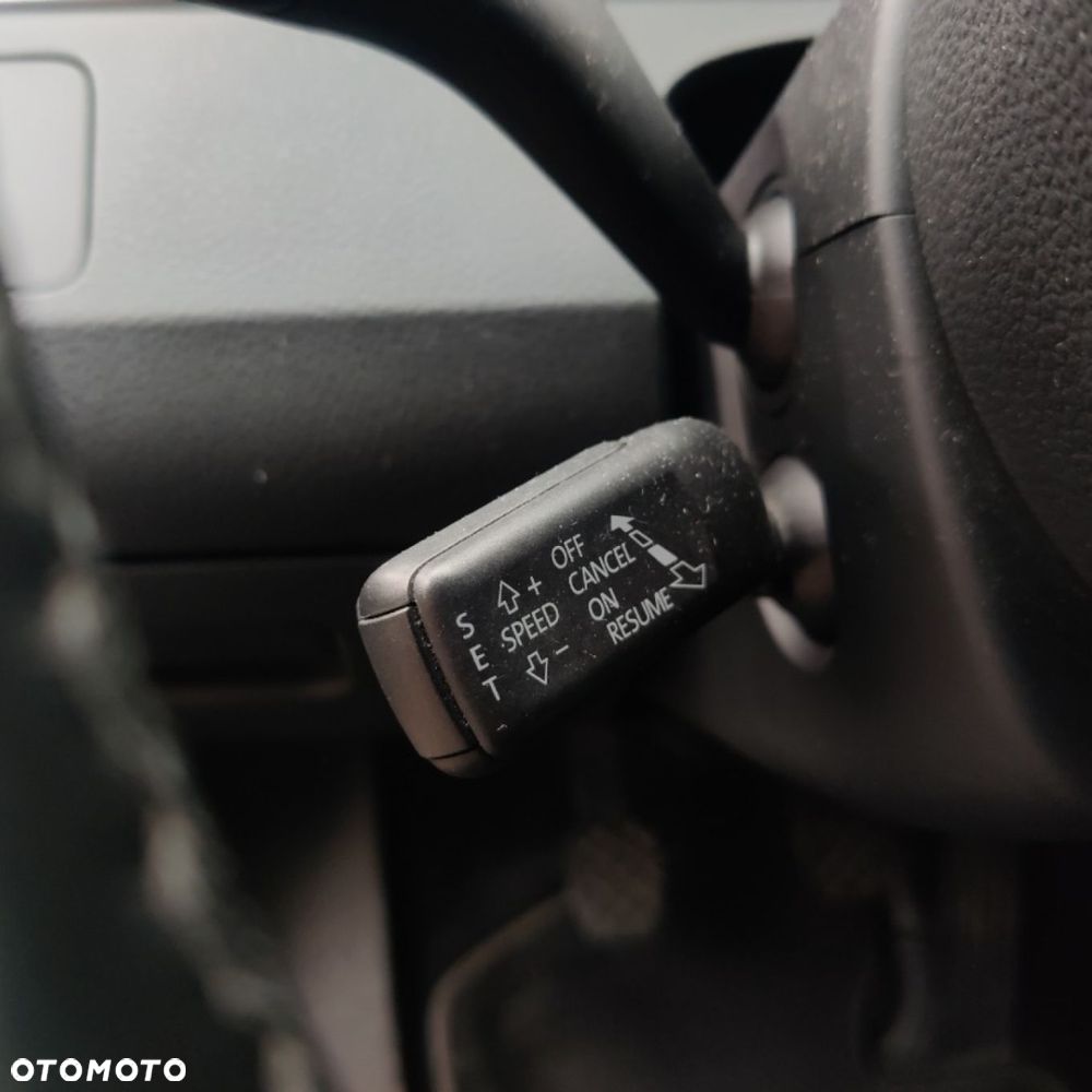 Volkswagen Passat - 24