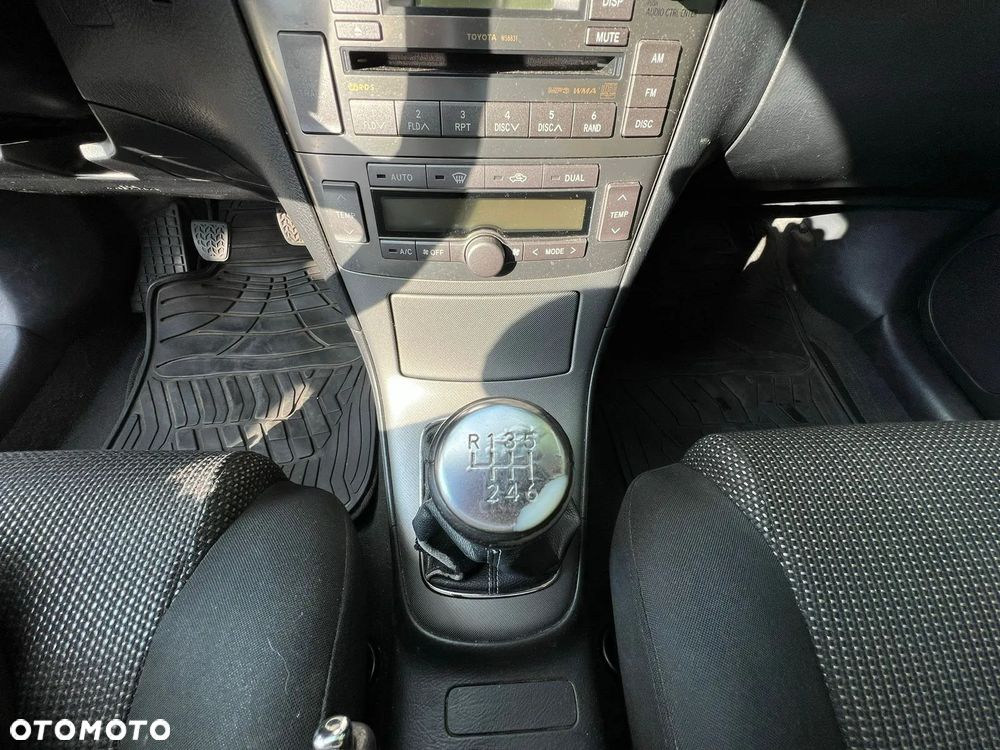 Toyota Avensis 2.2 D-4D Prestige - 21
